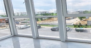 Панорамное остекление балкона Апатиты цена от 11 тыс. руб. м/п.